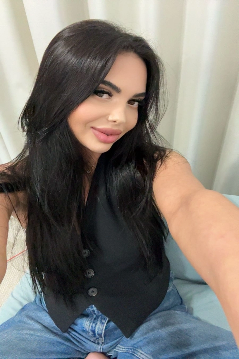 Layla escort dubai